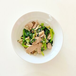 小松菜と魚肉ソーセージの胡麻炒め